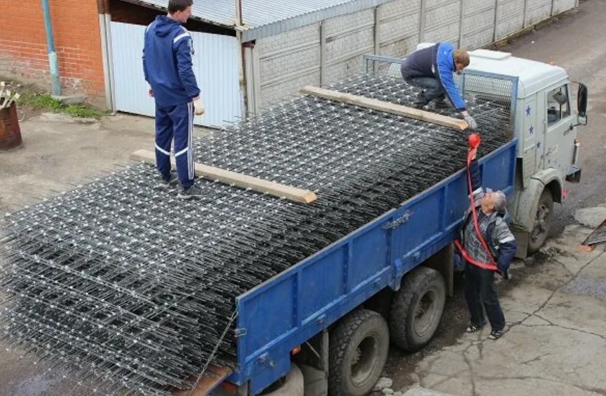 доставка арматурной сетки